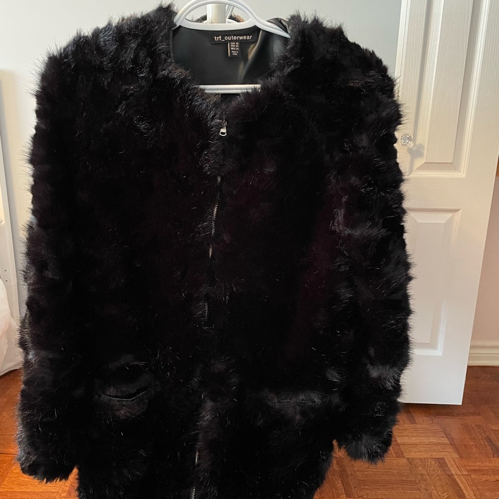 Zara black faux fur coat. Size extra small. Perfect condition.
